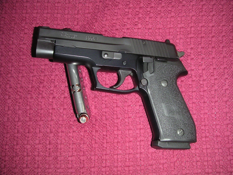 Pic of Sig P220